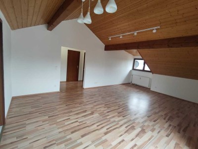 2-Zimmer-Dachgeschosswohnung mit Tageslichtbad & Balkon – ruhig wohnen in Untergruppenbach-Donnbronn