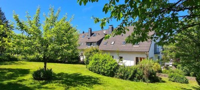 Schöne & ruhige 2 Zimmer, 40 qm Wohnung Garten EBK Parkplatz