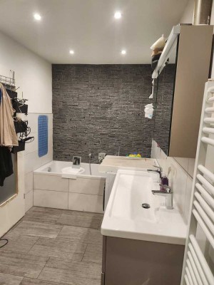 Schöne, moderne 3,5-Zimmer Wohnung mit EBK in Niederstetten