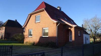 Preiswertes 6-Zimmer-Einfamilienhaus mit EBK in Büchen
