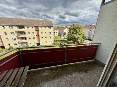 MODERNISIERTE, LEERE 2 ZIMMER WOHNUNG MIT BALKON!