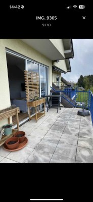Vollständig renovierte 2-Raum-Wohnung mit Balkon und Einbauküche in Windhagen