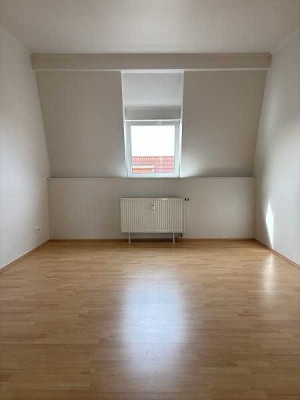 Attraktiver Wohnkomfort in frisch renovierter DG-Wohnung in Magdeburg!