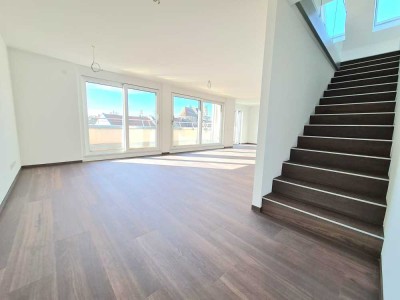 Penthouse! Wohnen und Arbeiten auf 2 Etagen! 2 Balkone, EBK und 3 TG Stellplätze! Innenstadtl.