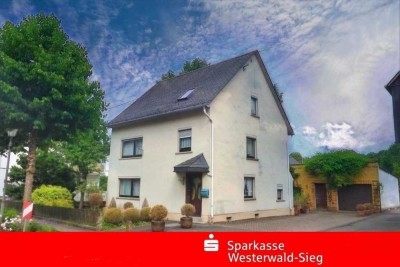 FAMILIENFREUNDLICHES DOMIZIL MIT CHARME!!! – Mit schönem Grundstück, Garage u. Küche!