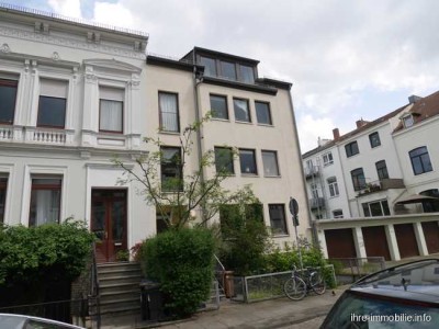 Bremen-Viertel: 3 Wohnungen im Paket plus 2 Garagenstellplätze, in 4-Parteienhaus, in TOP Lage.