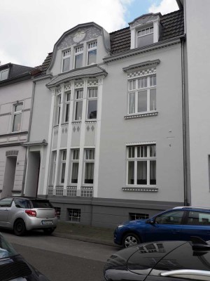 MH-Broich. Großzügige 3,5-Raum mit separatem Raum. Ideal für Homeoffice. Ruhig und zentral.