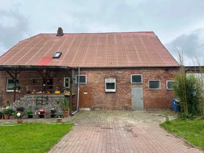 Einseitig angebautes Einfamilienhaus mit Teilkeller in Toddin OT Gramnitz Hof