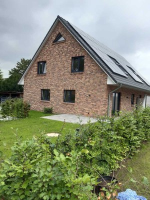 Doppelhaushälfte in Lemsahl-Mellingstedt mit PV-Anlage und Speicher