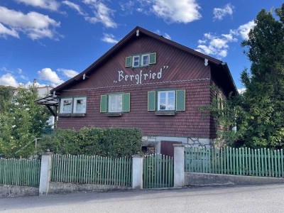 Charmantes Einfamilienhaus mit traumhafter Naturkulisse in Undorf!