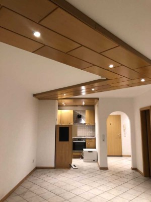 Gepflegte 2-Zimmer Wohnung im 3. OG mit Balkon in Mundenheim