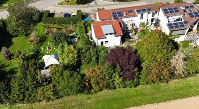 Vielseitige Immobilie mit großem Grundstück, ideal für Wohnen, Gästevermietung oder Mehrgenerationen