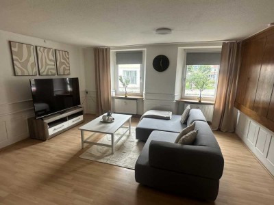 Renovierte, möblierte 3 Zimmer Altbauwohnung direkt im Zentrum