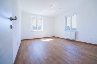 MODERN SANIERT I 5. STOCK MIT LIFT I DAN KÜCHE I BADEWANNE I WG TAUGLICH I HAUSTIERE WILLKOMMEN I SEHR HELL I ZENTRALE LAGE BEI HAUPTBAHNHOF I PROJEKT WOHNEN