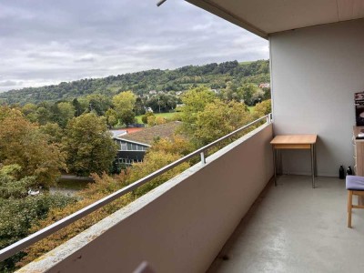 3,5 % Rendite! Vermietetes 1-Zi. App.. mit West-Balkon Nähe der Donau im Rgbger Westen