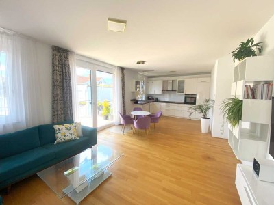Möblierte Neubau-Wohnung mit großem Balkon und TG Stellplatz