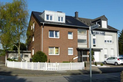 Helle, attraktive 3,5-Zi, große SW-Loggia, modern möbliert mit EBK, ruhig, renoviert, befristet