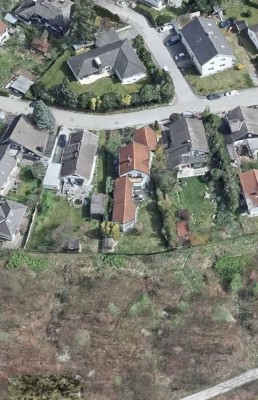 ILIEV IMMOBILIEN: Familienfreundliches Einfamilienhaus mit Bürotrakt und Garten in Bestlage GAUTINGS