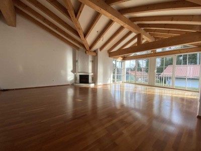 Außergewöhnliche, lichtdurchflutete Dachgeschosswohnung, Haus im Haus in Seeshaupt