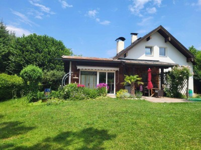 Charmantes Einfamilienhaus mit separatem Büro-/Praxistrakt