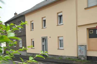 Sankt Augustin-Mülldorf: Charmantes Reihenmittelhaus mit sonnigem Garten