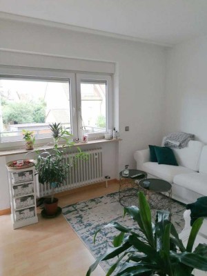 Schöne helle 2 Zi-Whg mit Südbalkon, EBK und Autoabstellplatz in Regensburg