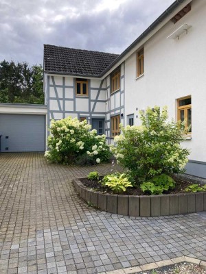 Kernsanierte, gemütliche 3,5 Zi-Wohnung mit Gartenmitbenutzung zum 01.12.24 zu vermieten