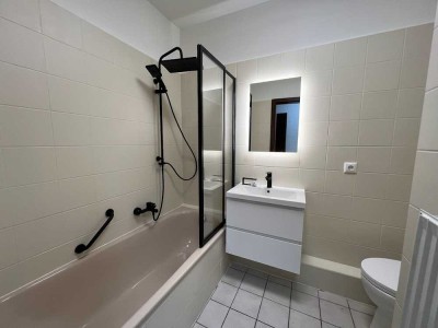 Renovierte 1-Zimmerwohnung mit Balkon & PKW-Stellplatz in Pinneberg