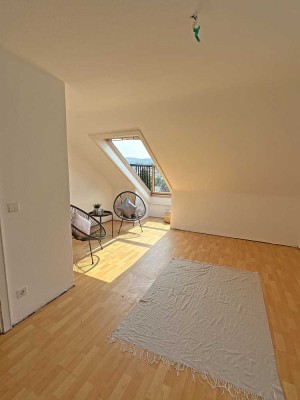Kuscheliges Nest unter dem Dach - 2,5 Zimmer voller Charme