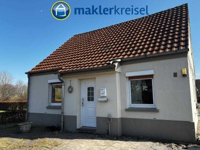 Zur Miete: saniertes Einfamilienhaus mit großem Garten in Friedeburg!