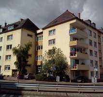 Zwei schöne 3/4 ZKB Balkon renovierte Wohnungen ab 15.11 oder später, in ruhigem 5/19 Familienhaus