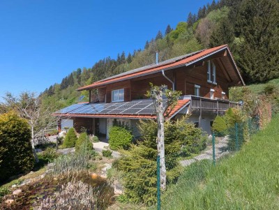 Unabhängig leben mit Bergpanorama – Bayerisches Einfamilienhaus mit Wärmepumpe, Erdsonde & PV