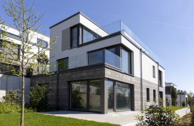 Exklusives und hochwertiges Architektenhaus mit atemberaubendem Weitblick in besonderer Lage