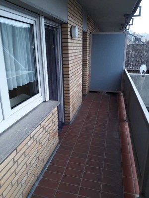 Helle 2,5-Zimmer-Wohnung im 1.OG mit Balkon, Arbeitszimmer & großem Kellerraum – zentral & ruhig
