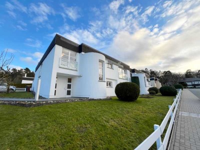 Representative home with garage and guest -appartement