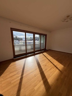 Großzügige 2-Zimmerwohnung mit Loggia