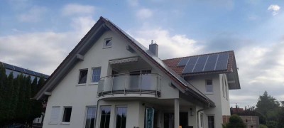 Attraktive 4-Zimmer-DG-Wohnung mit gehob. Innenausstattung mit EBK für 1 od. 2-Personenhaushalt