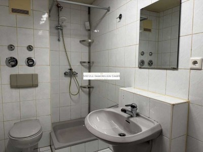 Schicke kleine, renovierungsbedürftige DG-Wohnung