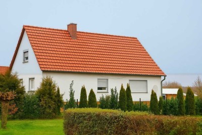 *** Grundstück mit 2 Häusern, nur ca. 8 km vom Zentrum Cottbus entfernt *** optional 5,2 ha Landwirt