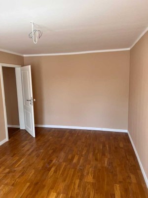 3 Zimmer Erstbezug nach Sanierung ! DIREKT BRANDENBURGER STRASSE !