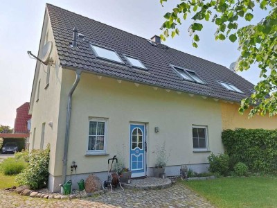 Doppelhaushälfte mit Einliegerwohnung unweit des Boddens in Zingst