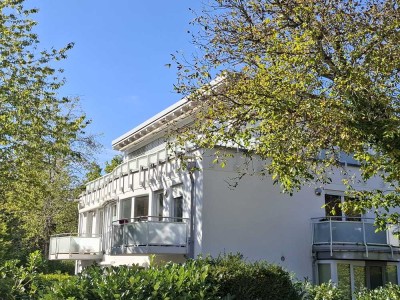 Provisionsfrei! Großzügiges Penthouse mit umlaufender Dachterrasse in Trudering direkt am Wald!