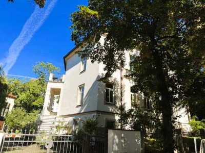 Große hochwertige Wohnung im Preußischen Viertel