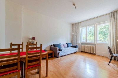 7% Rendite! 3 Zimmer Wohnung in Wedding mit Sondernutzungsrecht für 34 Parkplätze im Innenhof !