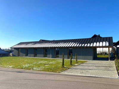 Hochwertiger Bungalow bezugsfertig im Erstbezug auf großem Grundstück in ruhiger Lage