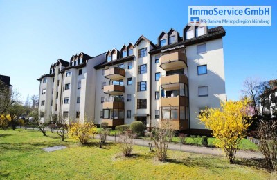 Großzügige und helle 4-Zimmer-Wohnung mit Balkon und Tiefgarage
