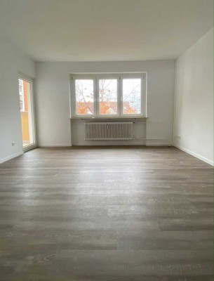 2 Zimmer Wohnung in zentraler Lage von Schwalbach *Erstbezug nach Sanierung*