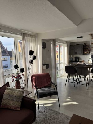 voll möblierte 3-Zimmer-Maisonettewohnung – zentrale Lage, kürzlich Renoviert. All Inklusive!