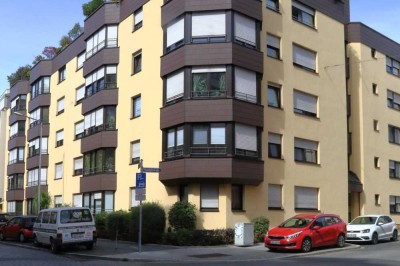 Freundliche und gepflegte 3-Zimmer-Wohnung mit Balkon und Einbauküche in Nürnberg