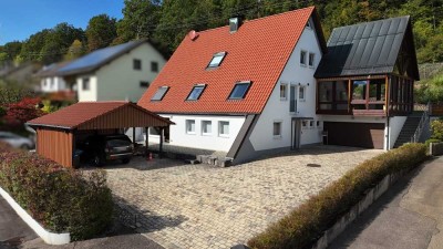 REIZVOLLES 1- / 2-FAMILIENHAUS
MIT WINTERGARTEN UND GROSSEM GARTEN IN SCHÖNER RANDLAGE